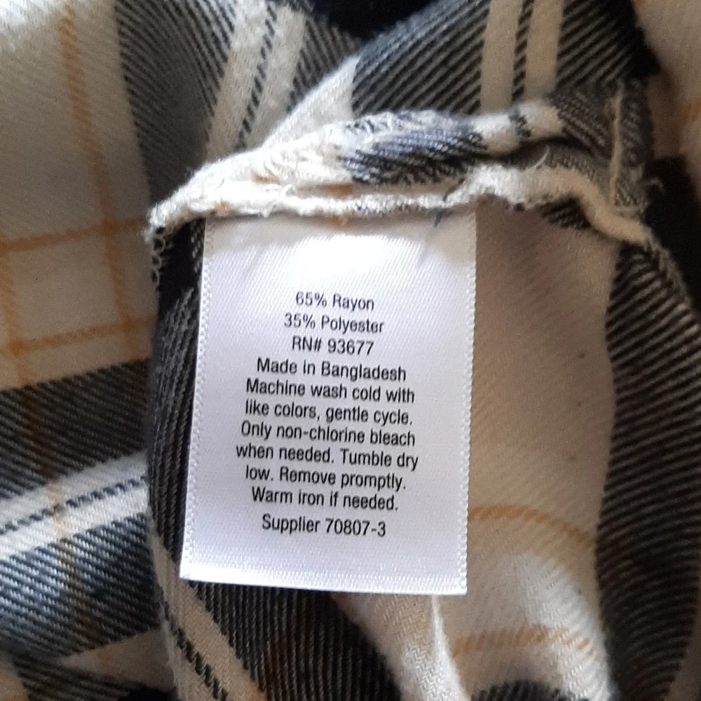 AZ. Jean Co. Blouse - Picture 7 of 7